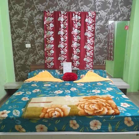 Hotel Tirupati Пури Екстериор снимка