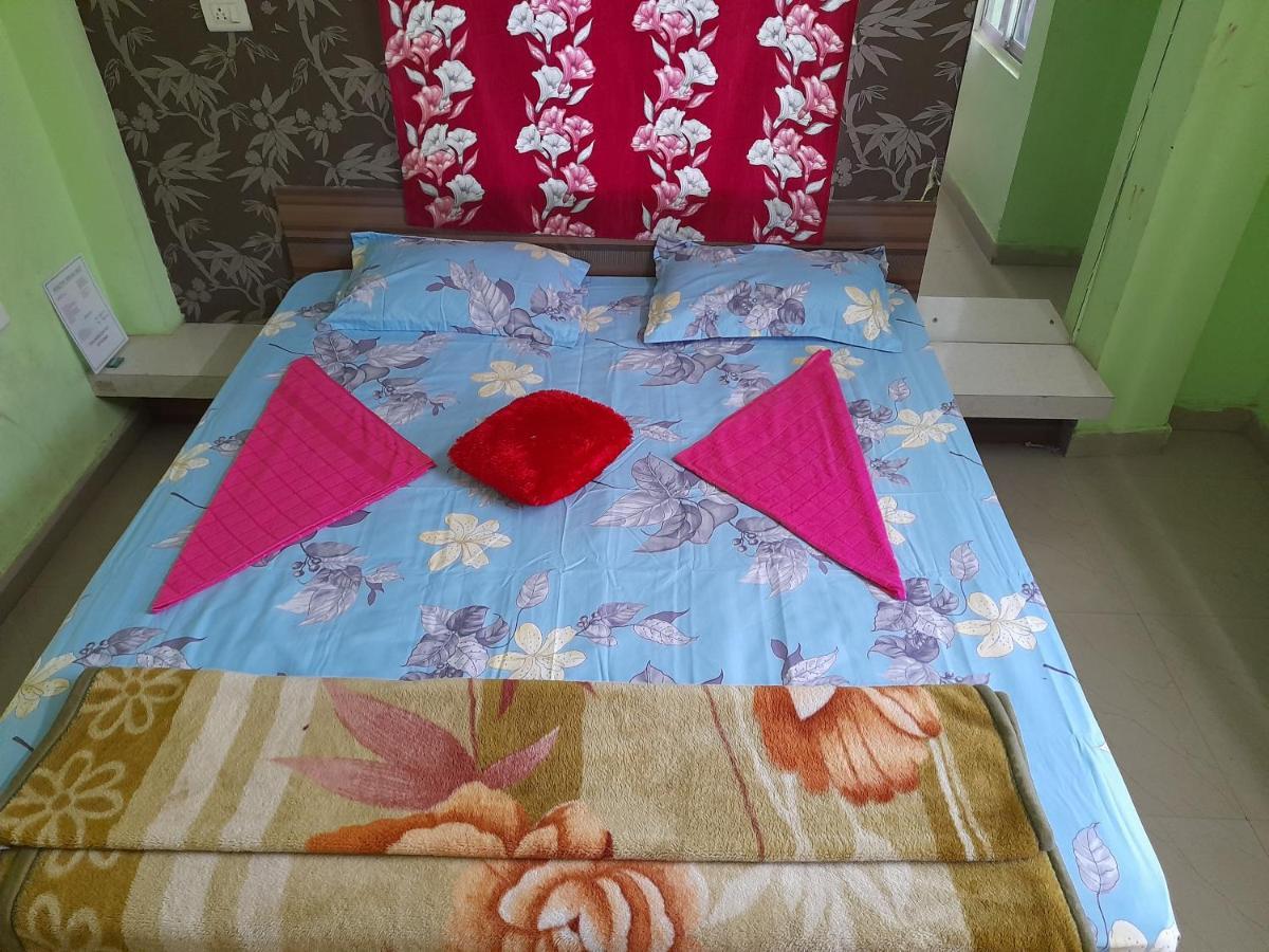 Hotel Tirupati Пури Екстериор снимка